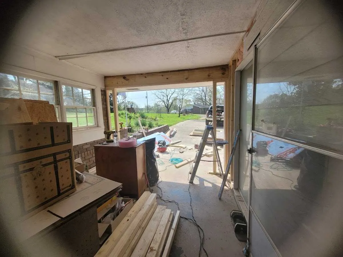 Air movers and dehumidifier for Drying & Dehumidification in White House